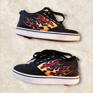 Heelys Pro 20 Flames Kids Youth Shoes Black/Flames Size 2 NO  Plugs or Tool